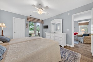 Condo, 2 Bedrooms
