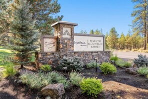 Condo, 1 Bedroom | Property grounds
