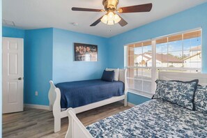 4 Schlafzimmer, Bügeleisen/Bügelbrett, Reisekinderbett, WLAN