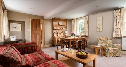 Dairy Cottage - sleeping 4 guests in 2 bedrooms