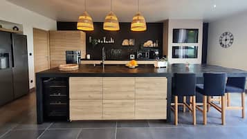 Réfrigérateur, lave-vaisselle