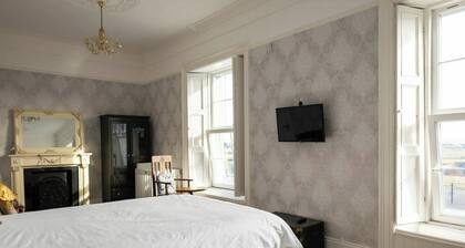 Beach Views, Elegant & Modernised 5BD Period Home