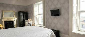 Beach Views, Elegant & Modernised 5BD Period Home