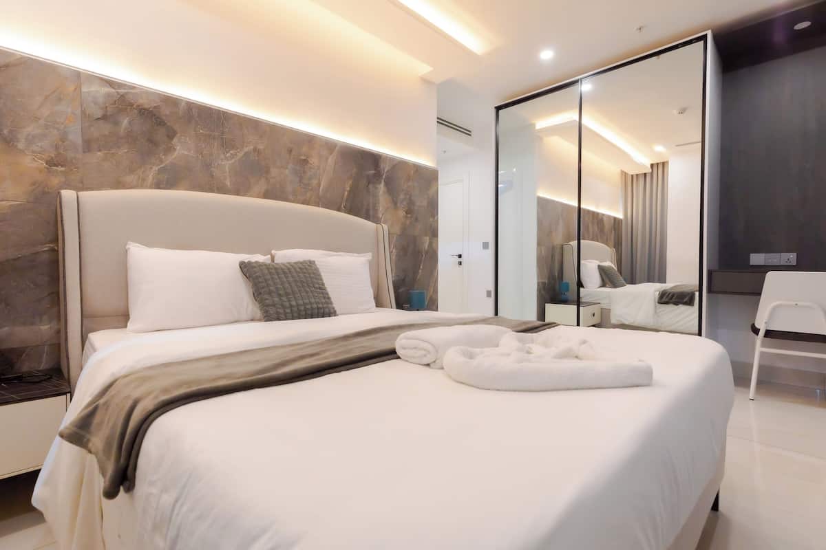 Elite Apartment, Balcony, City View