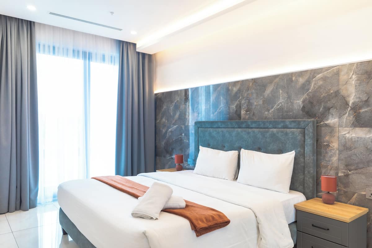 Premium Apartment, Balcony, City View