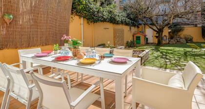 Family Home in Palamós with Large Garden