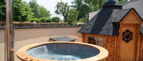 Baignoire à remous extérieure