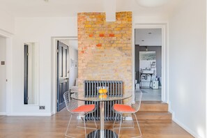 Dining - Chic 2BD Loft-Inspired Flat, Heart of Shoreditch (Greater London)