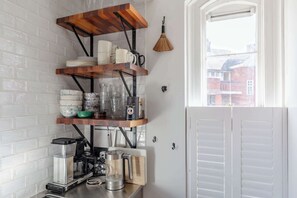 Frigorífic, forn, placa de cuina i rentaplats 