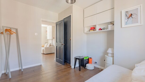 Unclassified image, 1 of 35, button - Chic 2BD Loft-Inspired Flat, Heart of Shoreditch (Greater London)