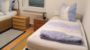2 Schlafzimmer, Reisekinderbett, kostenloses WLAN, BettwÀsche