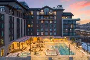 Exterior - Luxurious Deer Valley Condo for 6 Guests | Mountain Views, 5 Star Amenities (Park City)