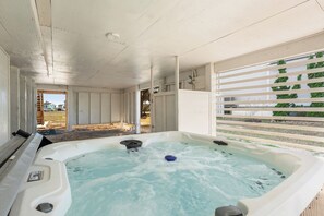 Indoor spa tub