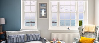 Stylish Dog-Friendly Cottage with Stunning Sea Views in Mousehole, secure garden