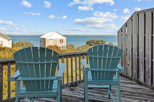 Sounds Heavenly in Emerald Isle Has Sound and Ocean Views