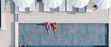 Piscine extérieure (ouverte en saison)