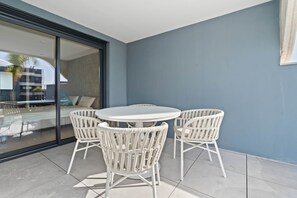 Unclassified image, 3 of 13, button