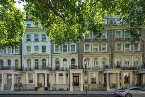 Front of property - Beaufort Gardens Residences  (London)