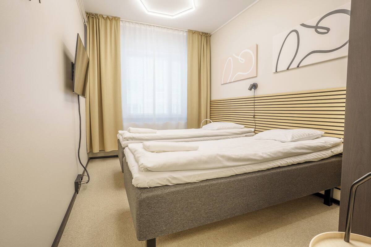 豪華雙人房 | 客房內保險箱、隔音、免費無線上網、床單