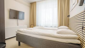 Deluxe Double Room | In-room safe, soundproofing, free WiFi, bed sheets