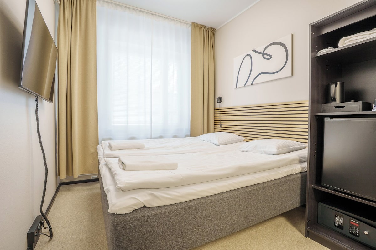 Deluxe Double Room | In-room safe, soundproofing, free WiFi