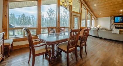 Flathead River Retreat With Hot Tub!