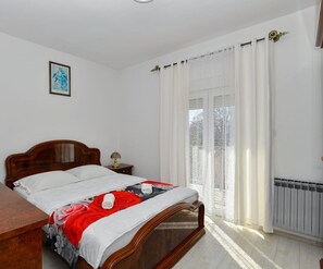 3 soverom, strykejern/-brett, wi-fi og sengetøy