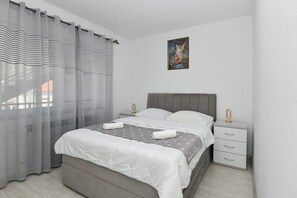 3 Schlafzimmer, Bügeleisen/Bügelbrett, WLAN, Bettwäsche