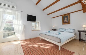 2 chambres, fer et planche à repasser, Wi-Fi, draps fournis