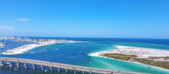 Lakefront, Private Pool, Walk to Beach, Water View, Golf Cart Options