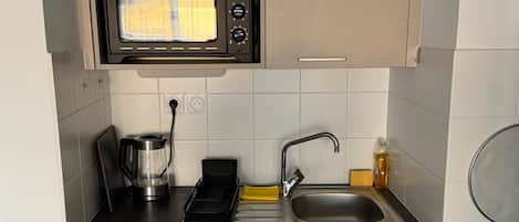 Microonde, forno, piano cottura