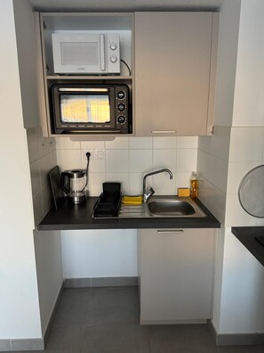 Mikrobølgeovn, ovn og kokeplater