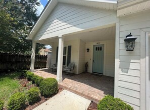 Exterior detail - 3-bedroom house in pleasant Pensacola. Enjoy your stay (Pensacola)