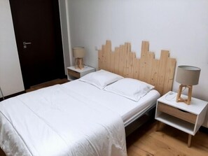 1 quarto, ferros/tábuas de passar roupa, acesso à internet