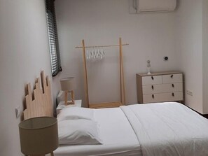 1 bedroom, iron/ironing board, Internet