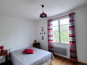 3 bedrooms, iron/ironing board, WiFi