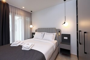 1 bedroom, in-room safe, desk, iron/ironing board