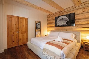 4 quartos, cofres nos quartos, berço de viagem, Wi-Fi