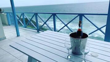 Apartment, 3 Bedrooms, Smoking, Balcony | Outdoor dining