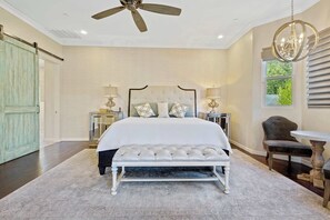 4 bedrooms, desk, iron/ironing board, WiFi