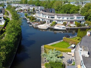 Exterior - House on the Water Comfortable Holiday Residence (Lemmer)