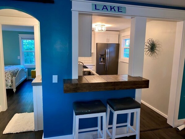 3 habitaciones, tabla de planchar con plancha, cuna de viaje y wifi 