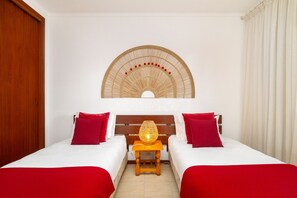 Appartement familial, 2 chambres, non-fumeur | 2 chambres, fer et planche à repasser, accès au Wi-Fi (inclus)