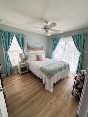 4 habitaciones, tabla de planchar con plancha, cuna de viaje y wifi 