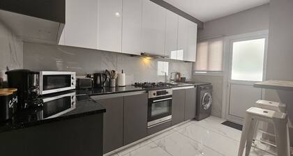 151 NIC - Stay Art Style Apartment