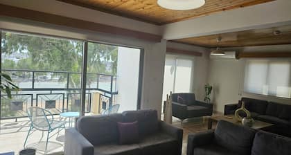 39 EGM - Stay Uptown Apartment