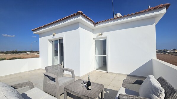 Villa | 3 bedrooms, soundproofing - 55 ATH - Stay Villa Harsha (Sotira)