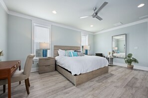 5 Schlafzimmer, Schreibtisch, Bügeleisen/Bügelbrett, Reisekinderbett