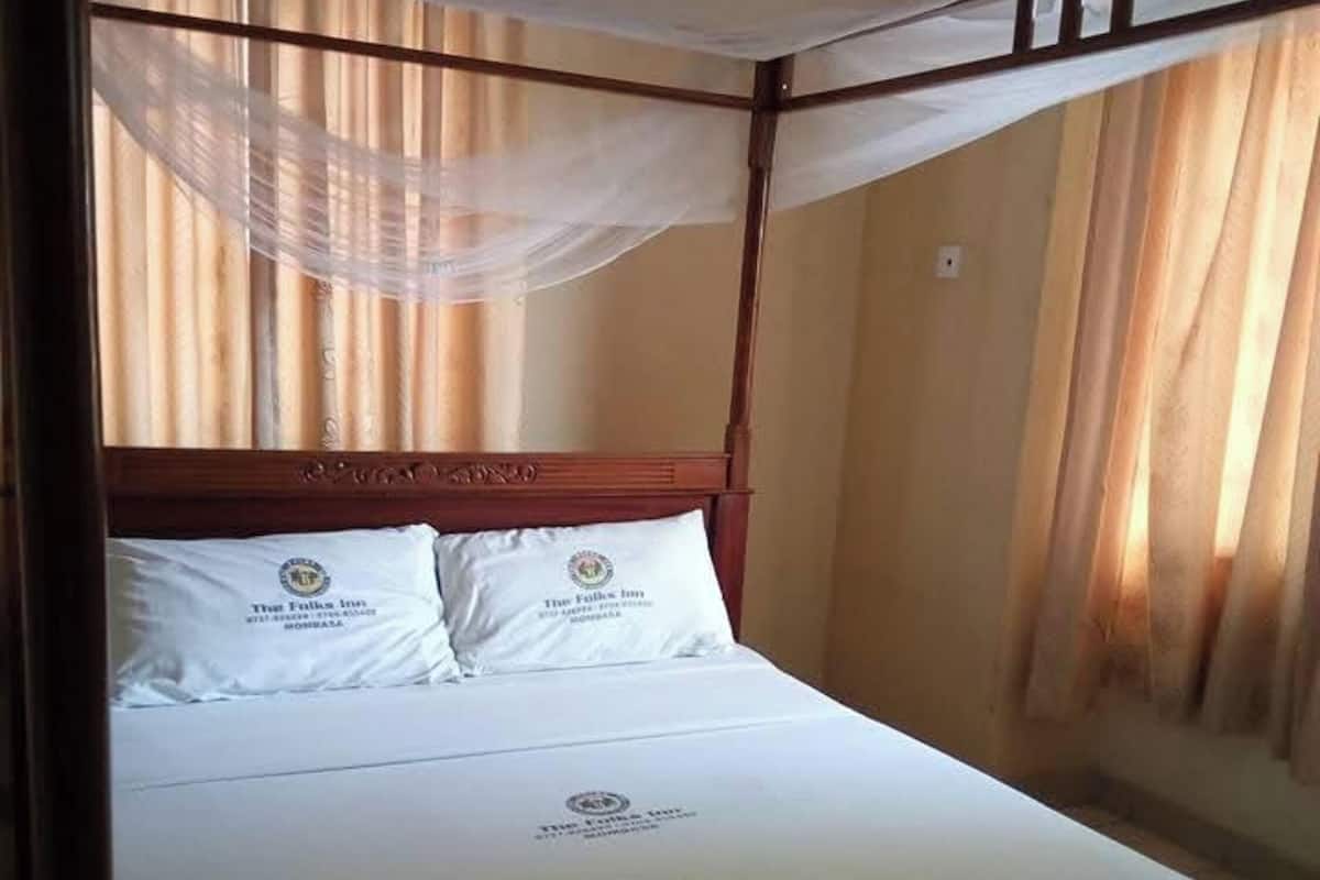 Standard Single Room | Egyptian cotton sheets, premium bedding, memory foam beds, desk
