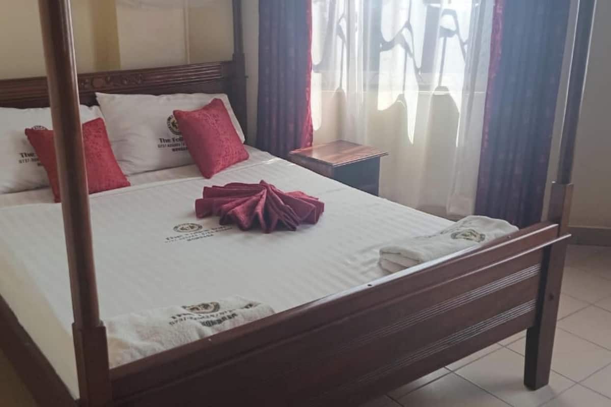 Egyptian cotton sheets, premium bedding, memory foam beds, desk